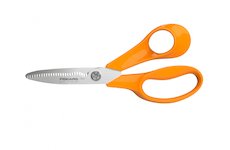 Fiskars Nůžky CLASSIC ruční univerzální 18cm 1075052